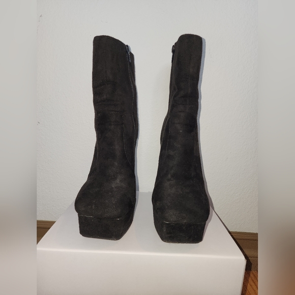 Size 6.5 Platform boots with 5.5 inch block heels Lemon Drop - Picture 3 of 9